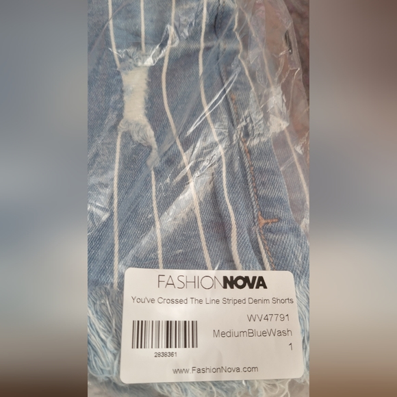 Fashion Nova Striped Denim Shorts *Nwt* - Picture 8 of 9